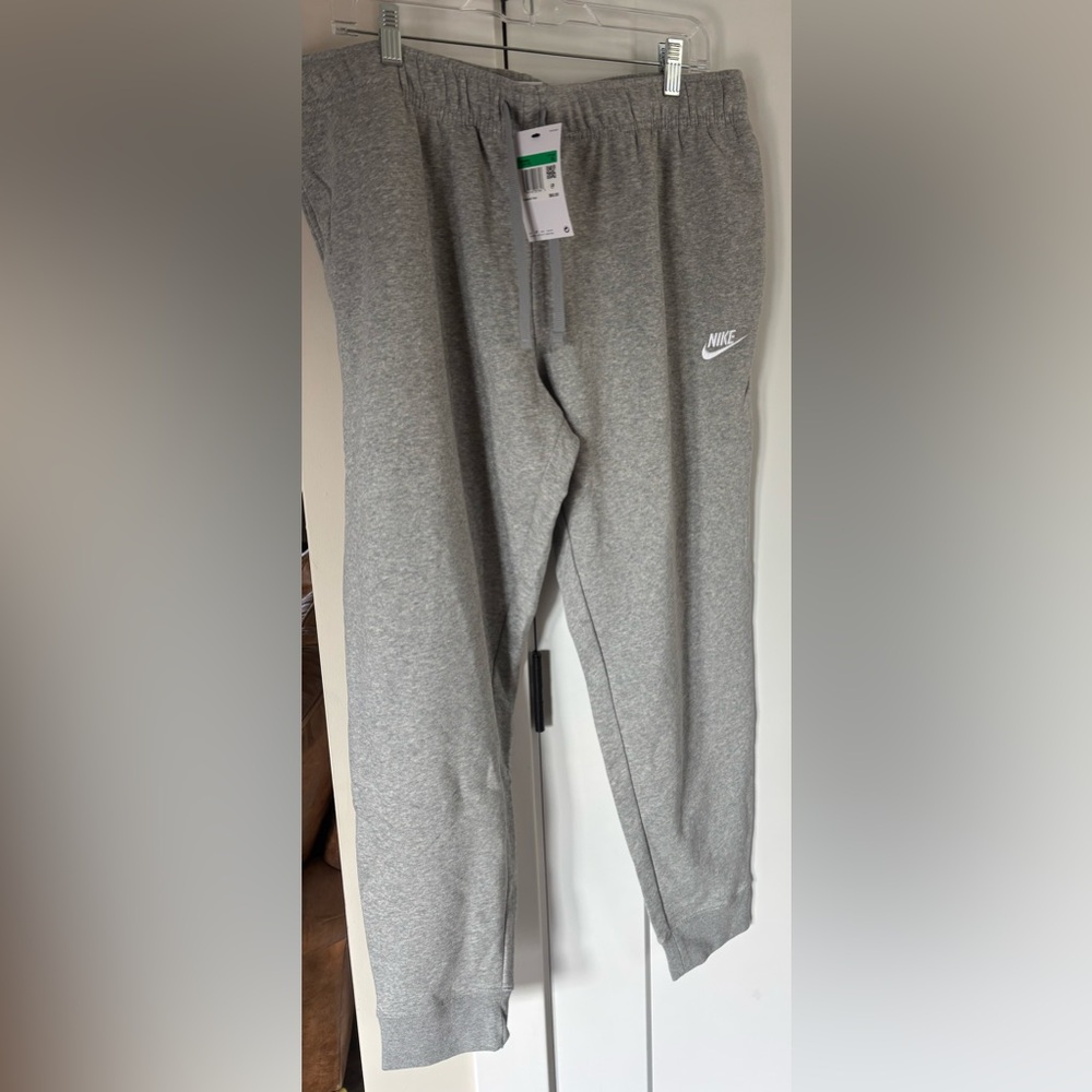 NWT heather gray Nike joggers. Women’s XL